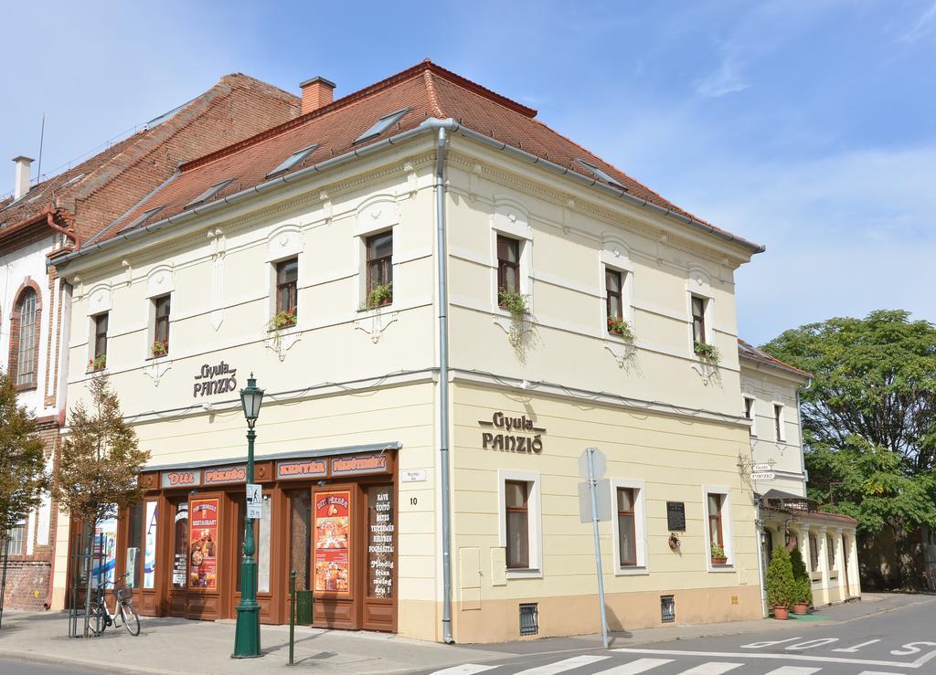 Gyula Panzio Exterior foto