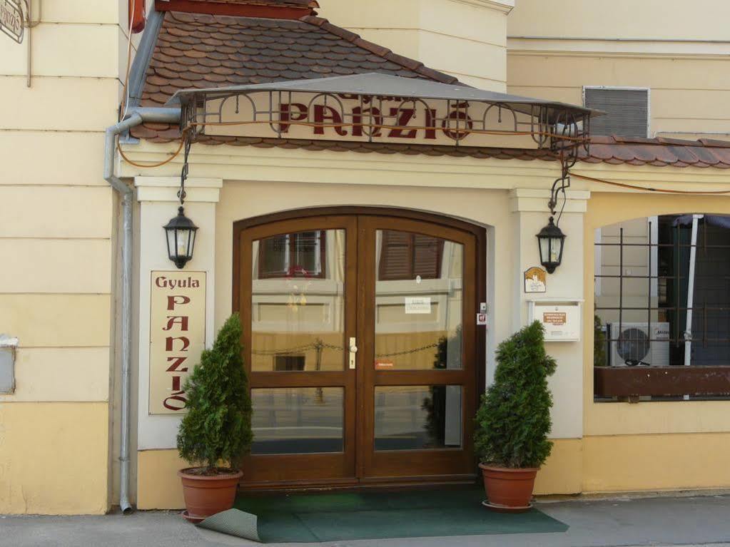 Gyula Panzio Exterior foto